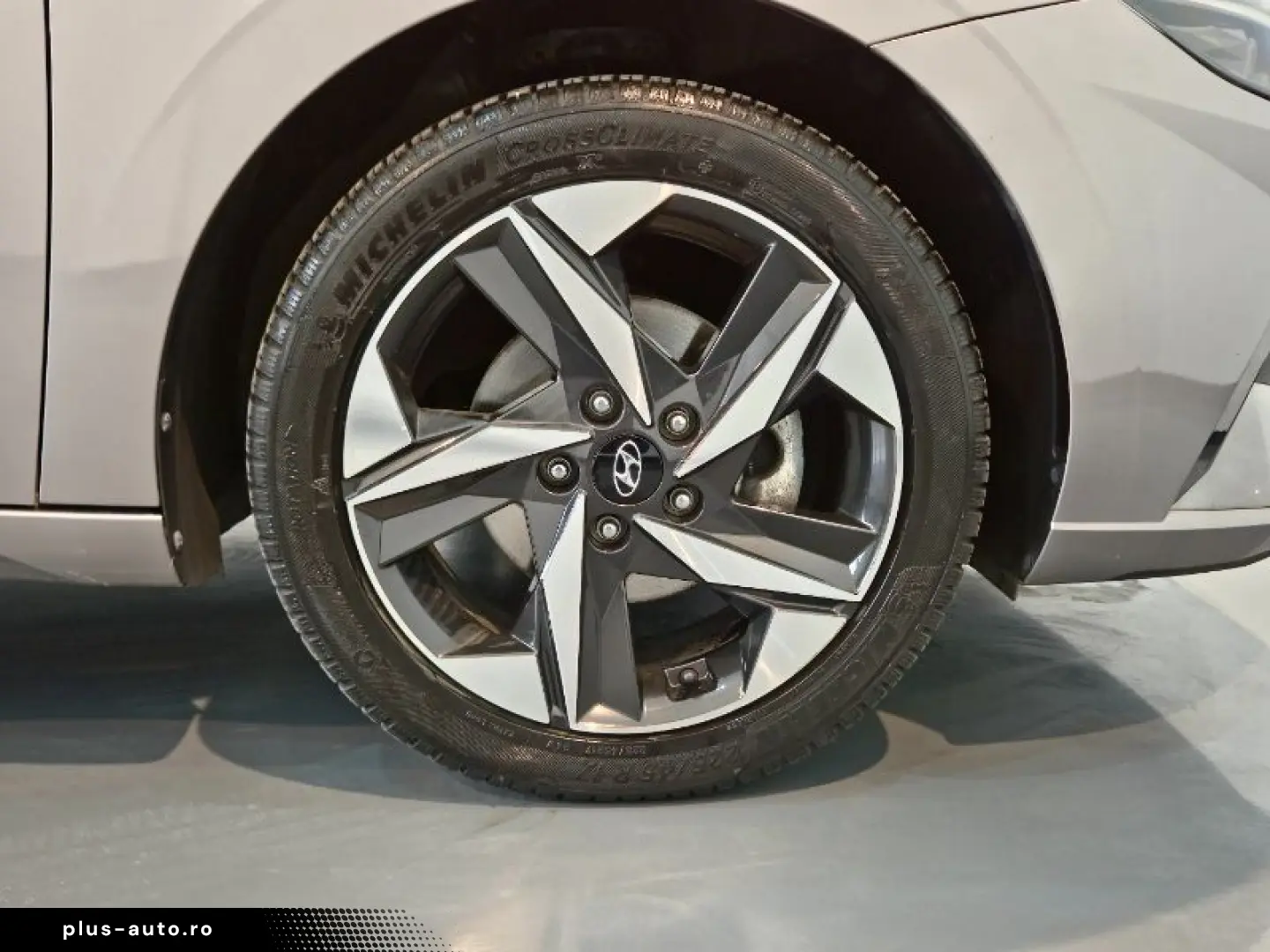 HYUNDAI ELANTRA 1.6 123CP Exclusive CVT