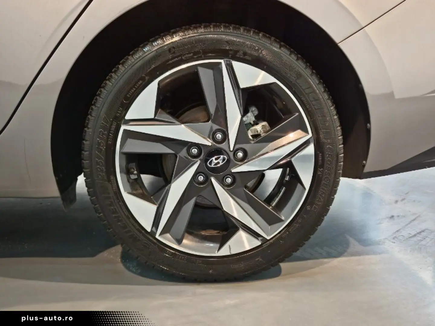 HYUNDAI ELANTRA 1.6 123CP Exclusive CVT