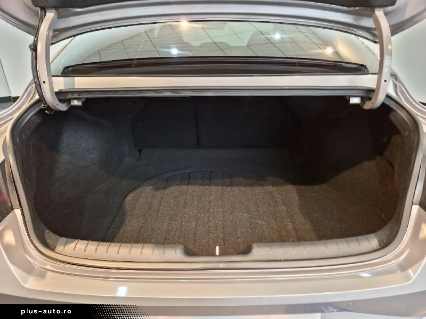 HYUNDAI ELANTRA 1.6 123CP Exclusive CVT