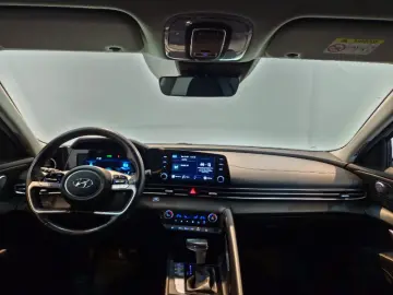 HYUNDAI ELANTRA 1.6 123CP Exclusive CVT