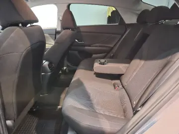 HYUNDAI ELANTRA 1.6 123CP Exclusive CVT