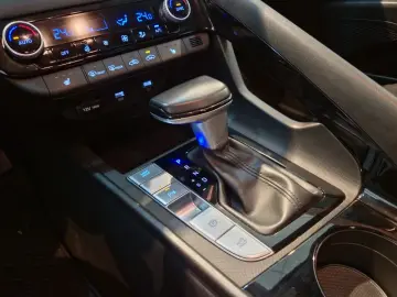 HYUNDAI ELANTRA 1.6 123CP Exclusive CVT