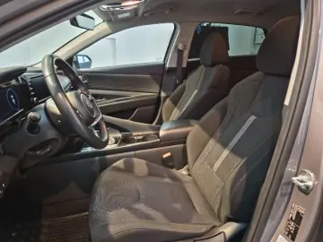 HYUNDAI ELANTRA 1.6 123CP Exclusive CVT