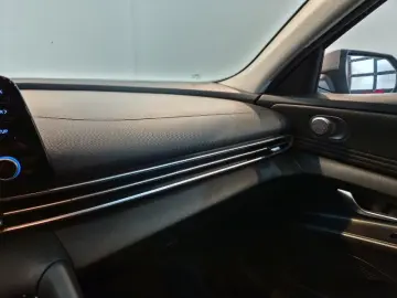 HYUNDAI ELANTRA 1.6 123CP Exclusive CVT