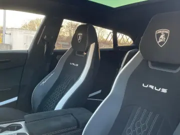 LAMBORGHINI Urus PERFORMANTE CARBON B&O MASSAGE PROD.2025