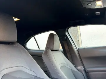 LEXUS UX 250h Executive Line