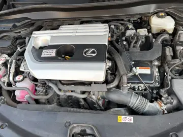 LEXUS UX 250h Executive Line