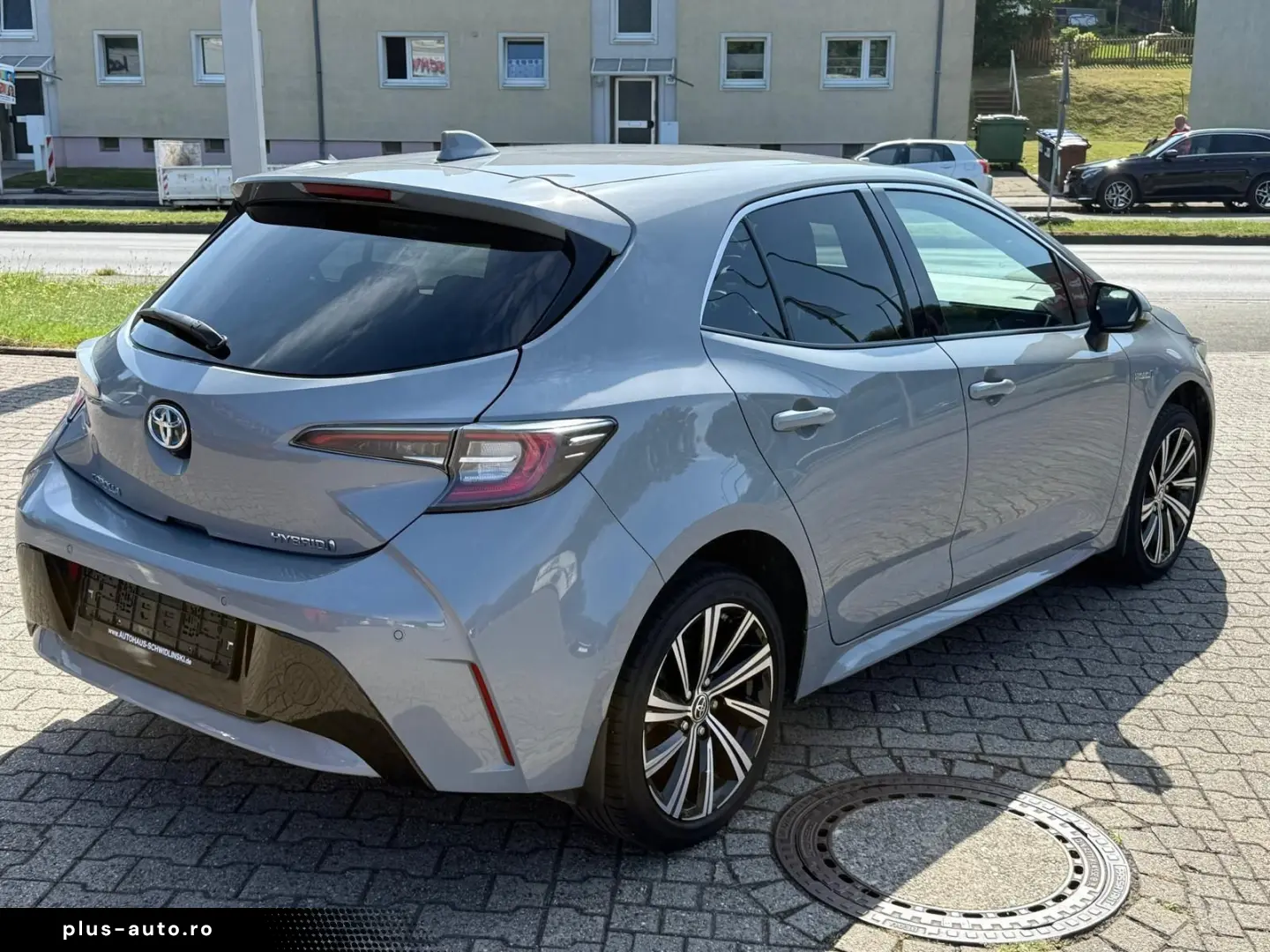 TOYOTA Corolla 1.8 16V Hybrid Automatik