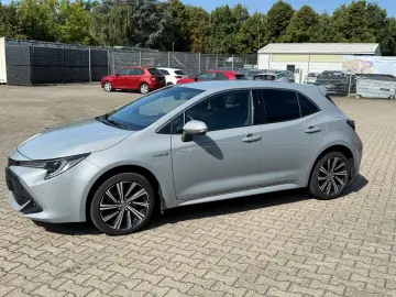TOYOTA Corolla 1.8 16V Hybrid Automatik