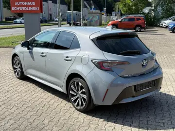 TOYOTA Corolla 1.8 16V Hybrid Automatik