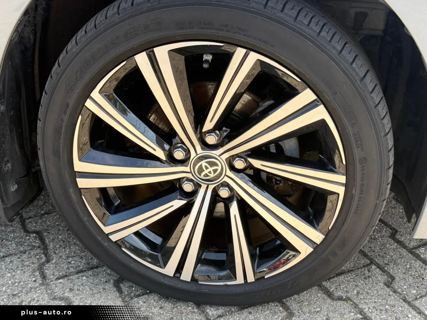 TOYOTA Corolla 1.8 16V Hybrid Automatik