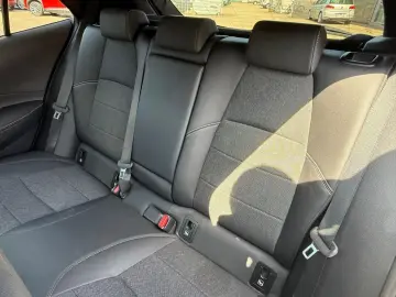 TOYOTA Corolla 1.8 16V Hybrid Automatik