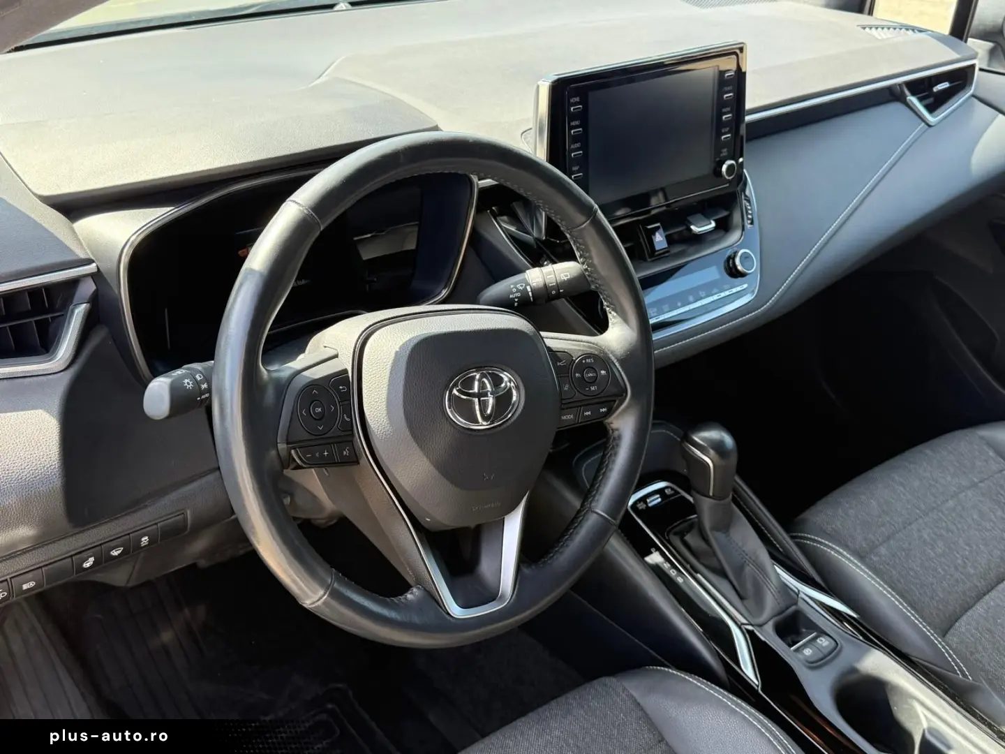 TOYOTA Corolla 1.8 16V Hybrid Automatik