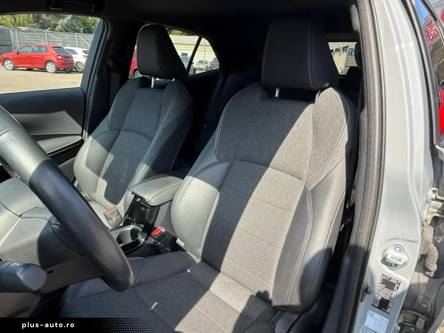 TOYOTA Corolla 1.8 16V Hybrid Automatik