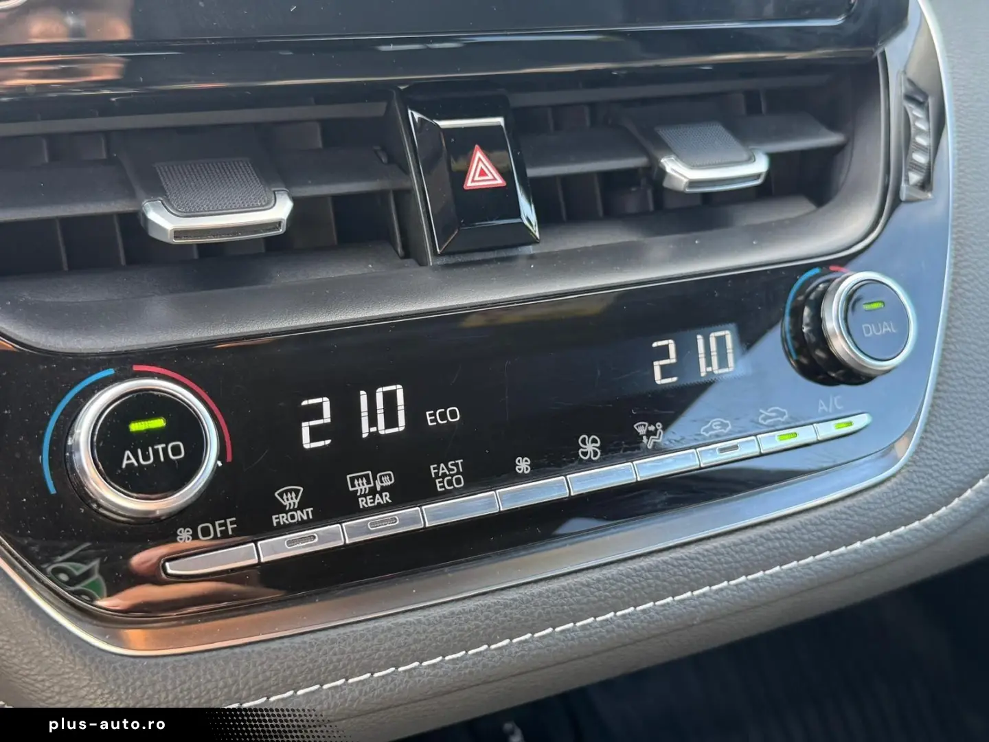 TOYOTA Corolla 1.8 16V Hybrid Automatik