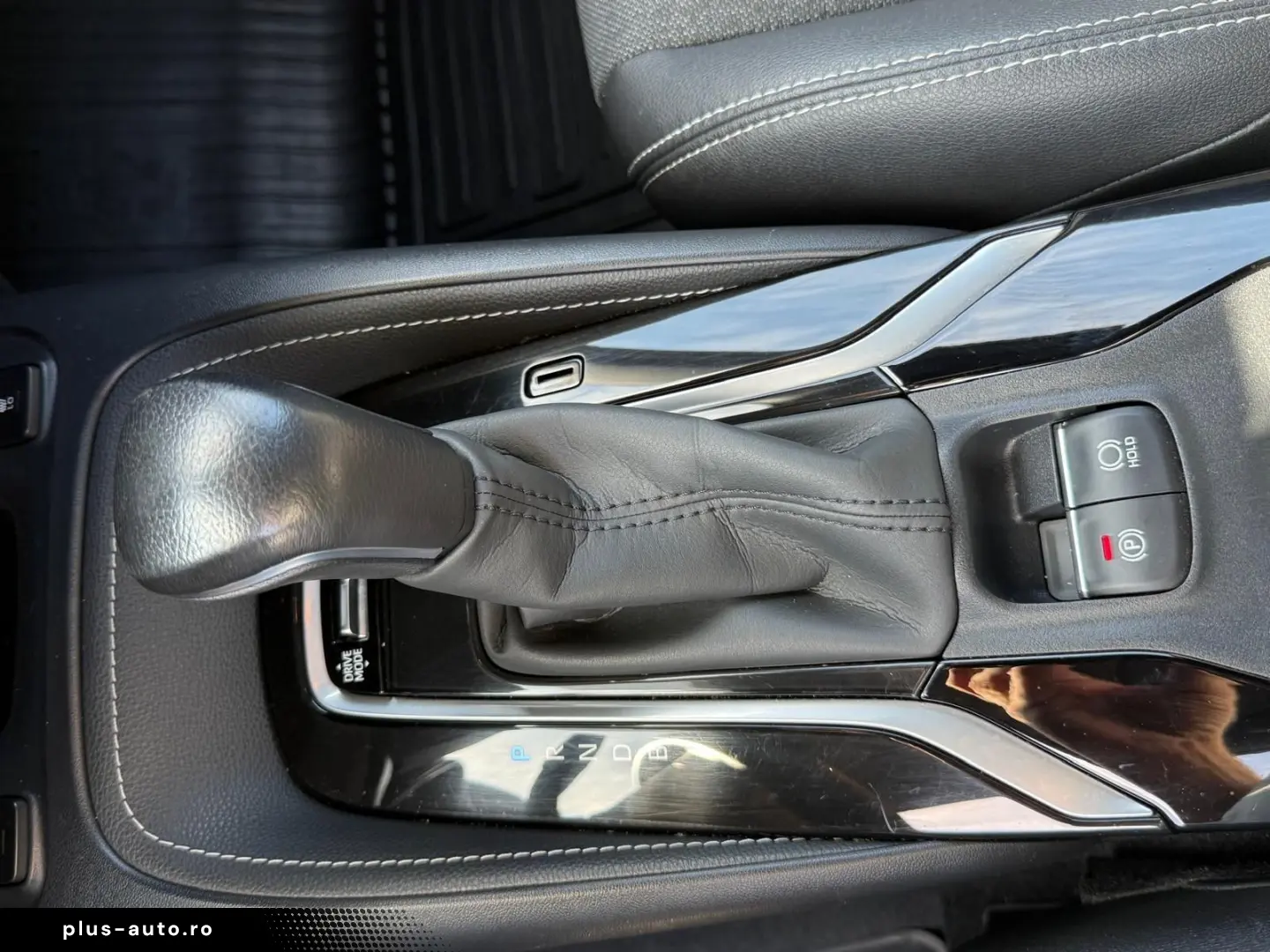 TOYOTA Corolla 1.8 16V Hybrid Automatik