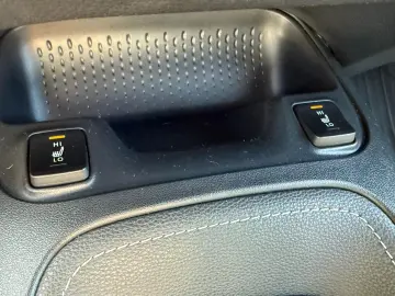 TOYOTA Corolla 1.8 16V Hybrid Automatik