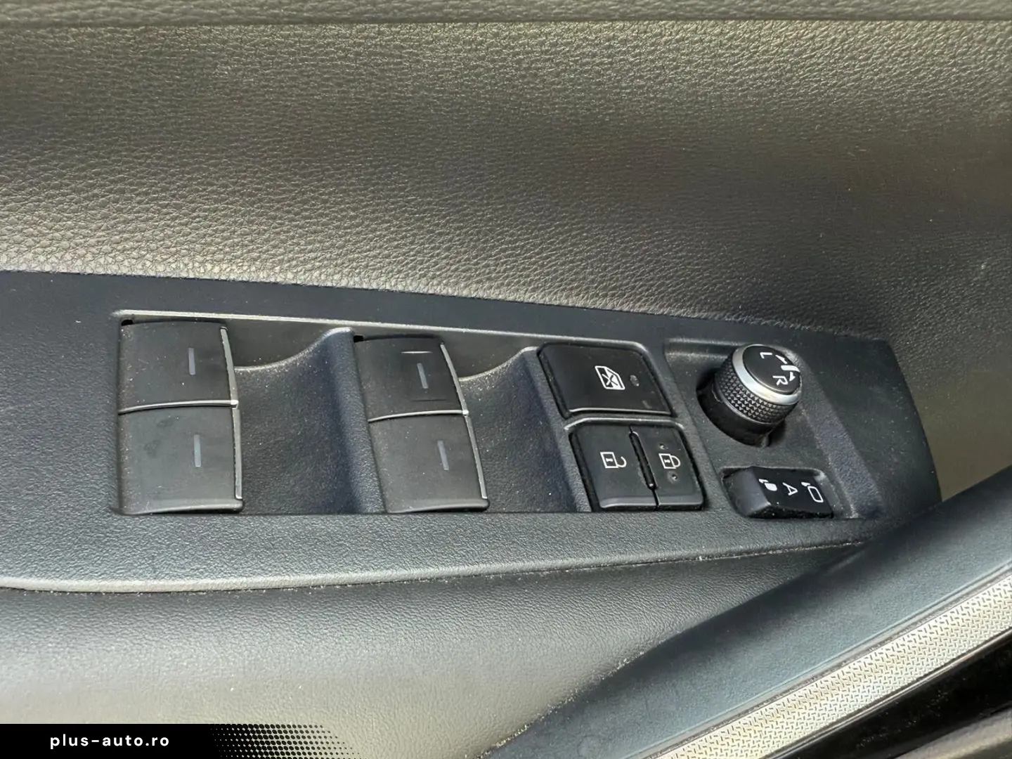 TOYOTA Corolla 1.8 16V Hybrid Automatik