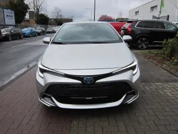 TOYOTA Corolla 1 8 Hybrid Team Deutschland