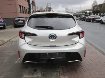 TOYOTA Corolla 1 8 Hybrid Team Deutschland