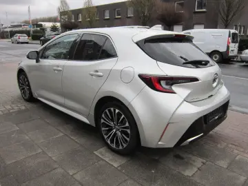 TOYOTA Corolla 1 8 Hybrid Team Deutschland