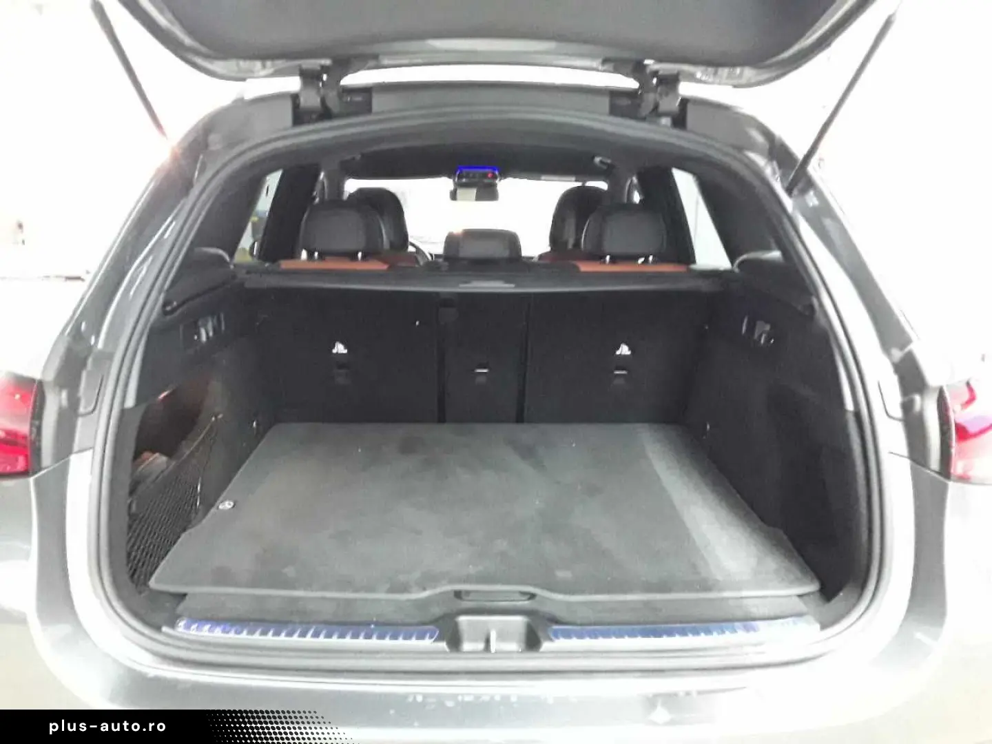 MERCEDES-BENZ GLC 200 4M-AMG Line Advanced KAM360