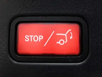 MERCEDES-BENZ GLC 200 4M-AMG Line Advanced KAM360