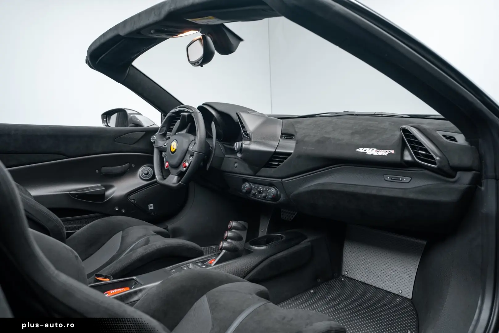 FERRARI 488 Pista Spider CARBON LIFT 1. HAND STOCK TOP