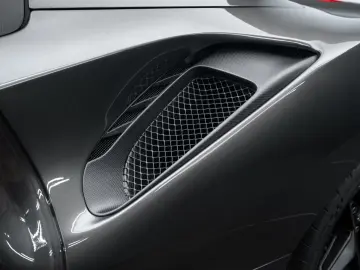 FERRARI 488 Pista Spider CARBON LIFT 1. HAND STOCK TOP