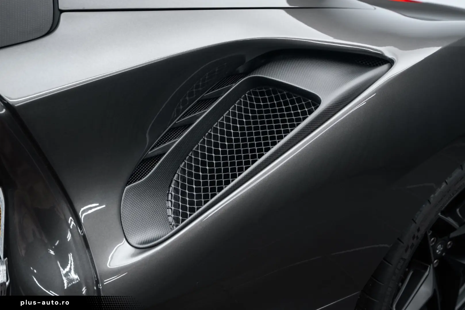 FERRARI 488 Pista Spider CARBON LIFT 1. HAND STOCK TOP