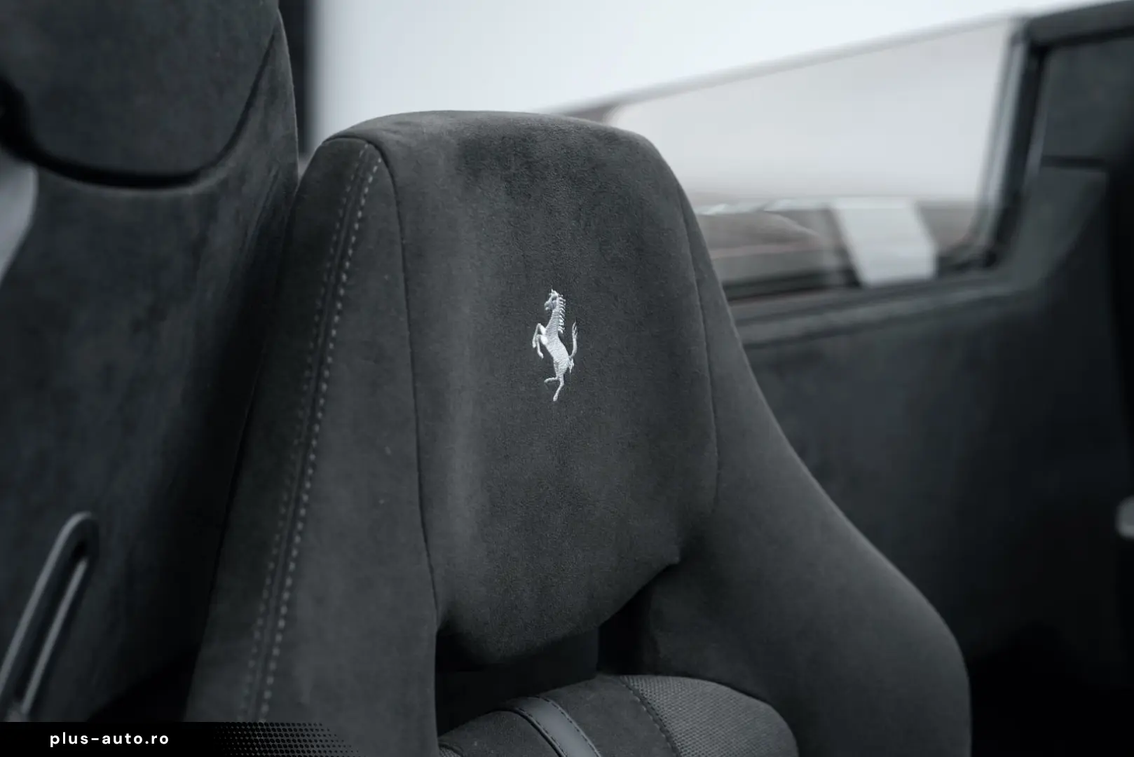 FERRARI 488 Pista Spider CARBON LIFT 1. HAND STOCK TOP