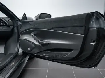 FERRARI 488 Pista Spider CARBON LIFT 1. HAND STOCK TOP