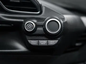 FERRARI 488 Pista Spider CARBON LIFT 1. HAND STOCK TOP