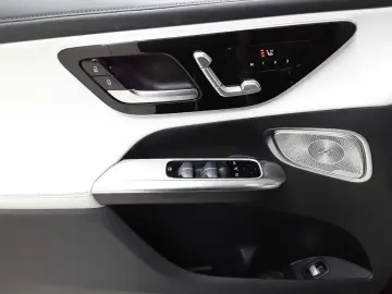 MERCEDES-BENZ GLC 220d-AMG Advanced Premium Pano AHK