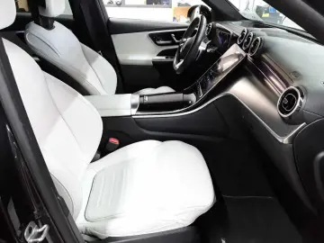 MERCEDES-BENZ GLC 220d-AMG Advanced Premium Pano AHK