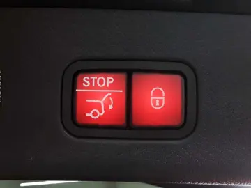 MERCEDES-BENZ GLC 220d-AMG Advanced Premium Pano AHK