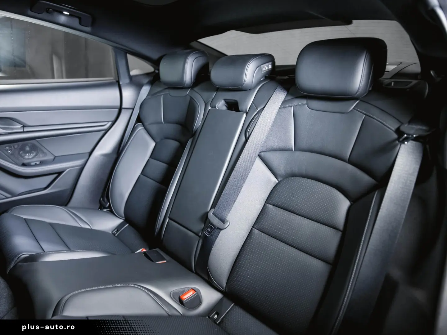 PORSCHE Taycan Performancebatterie  Panoramadach 4 1