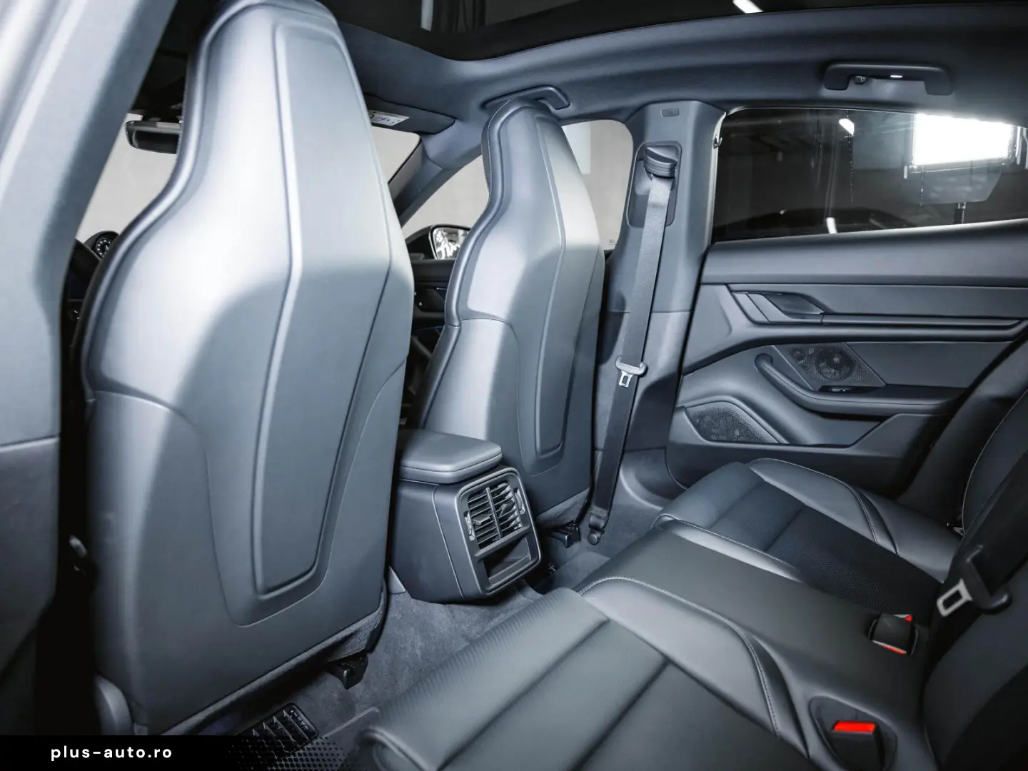 PORSCHE Taycan Performancebatterie  Panoramadach 4 1