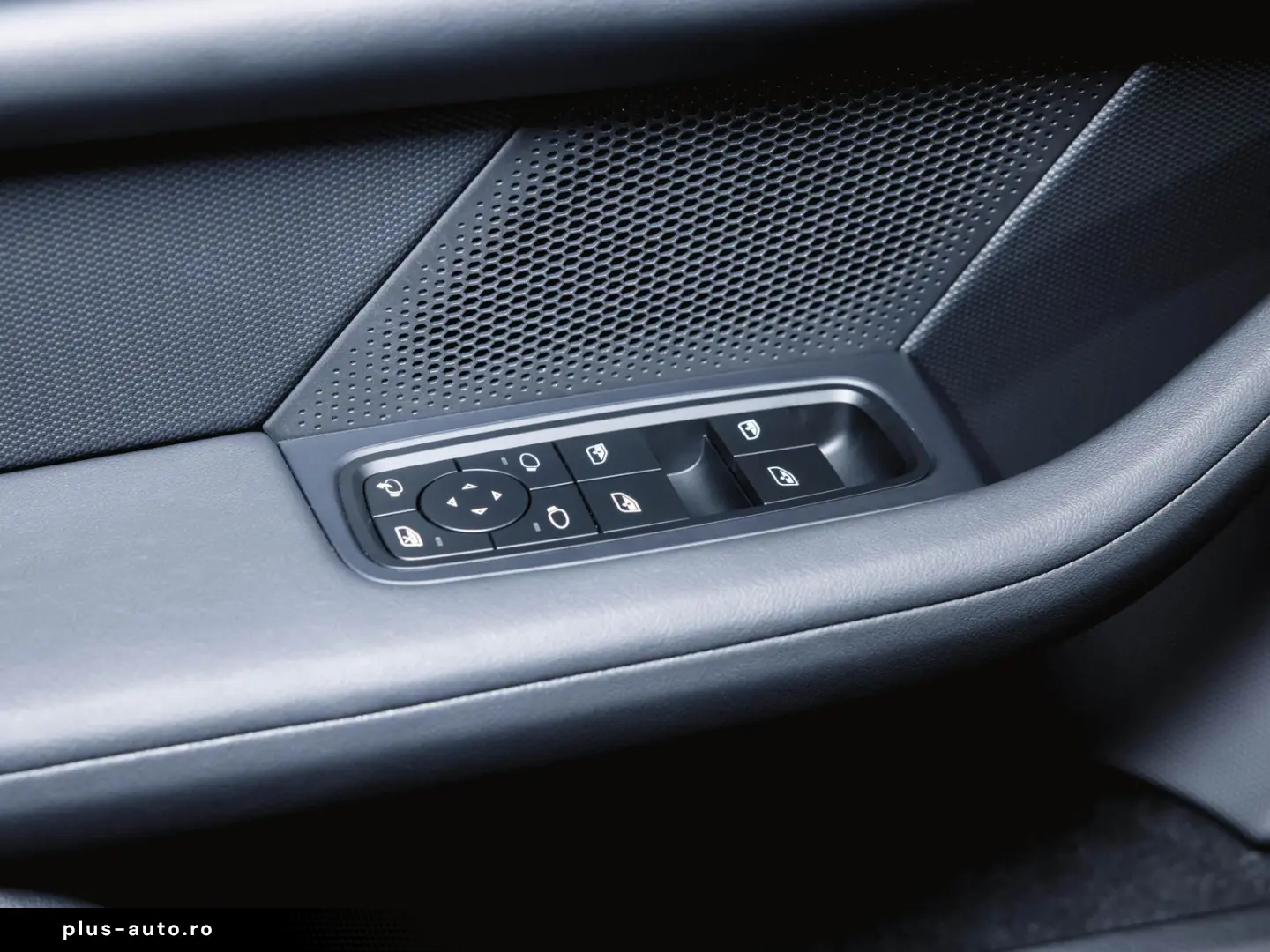 PORSCHE Taycan Performancebatterie  Panoramadach 4 1