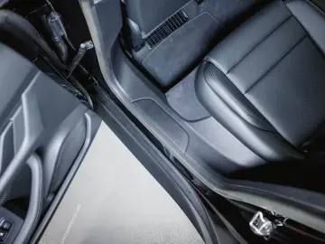 PORSCHE Taycan Performancebatterie  Panoramadach 4 1