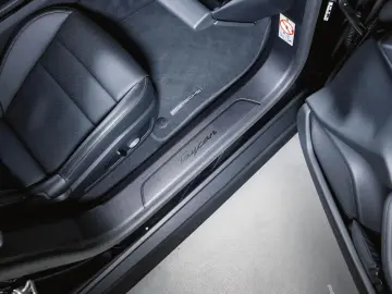 PORSCHE Taycan Performancebatterie  Panoramadach 4 1