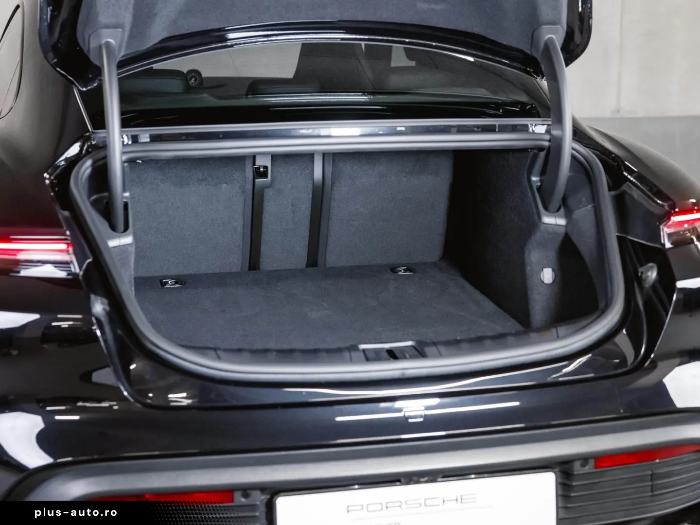 PORSCHE Taycan Performancebatterie  Panoramadach 4 1