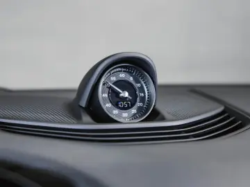 PORSCHE Taycan Performancebatterie  Panoramadach 4 1