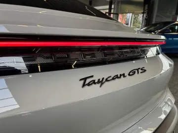 PORSCHE Taycan GTS GTS PANO BURM HinterachsL Carbon HuD