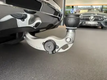 Mercedes-Benz GLC 200 AVANTGARDE AHK LED MEMORY