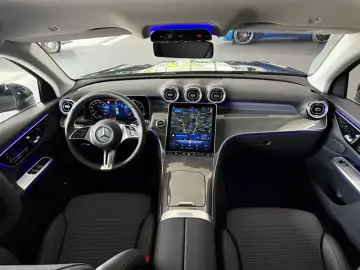 Mercedes-Benz GLC 200 AVANTGARDE AHK LED MEMORY
