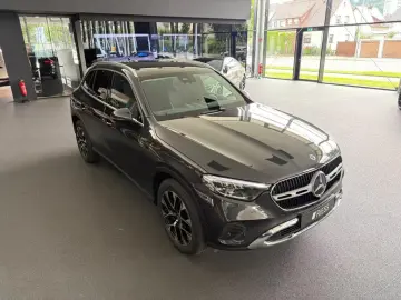 Mercedes-Benz GLC 200 AVANTGARDE AHK LED MEMORY
