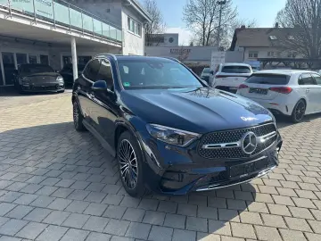 MERCEDES-BENZ GLC 300 4Matic AMG LEDER 360  MBUX AHK