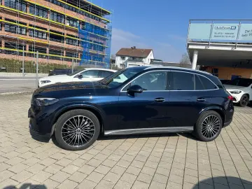 MERCEDES-BENZ GLC 300 4Matic AMG LEDER 360  MBUX AHK