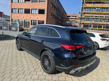 MERCEDES-BENZ GLC 300 4Matic AMG LEDER 360  MBUX AHK